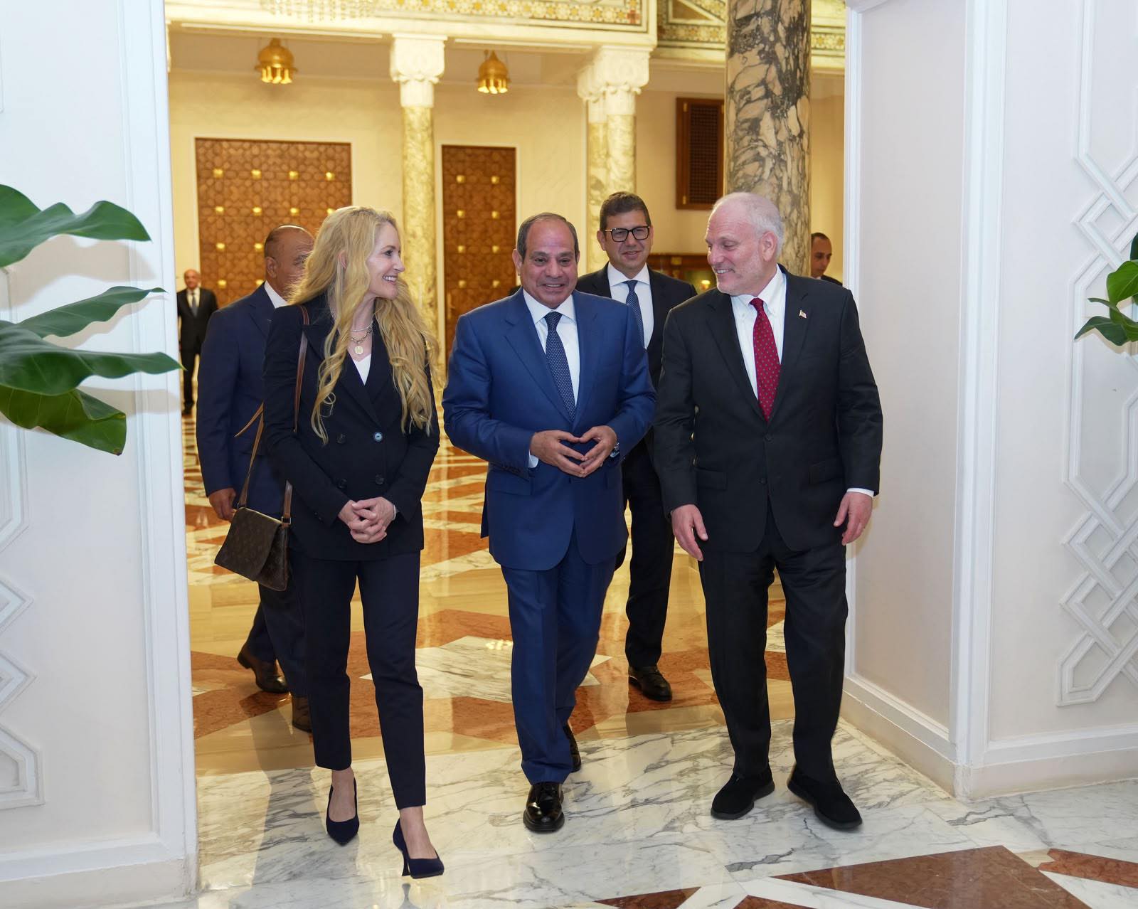 الرئيس السيسي مستقبلًا الوفد الأمريكي الرئيس السيسي مستقبلًا الوفد الأمريكي